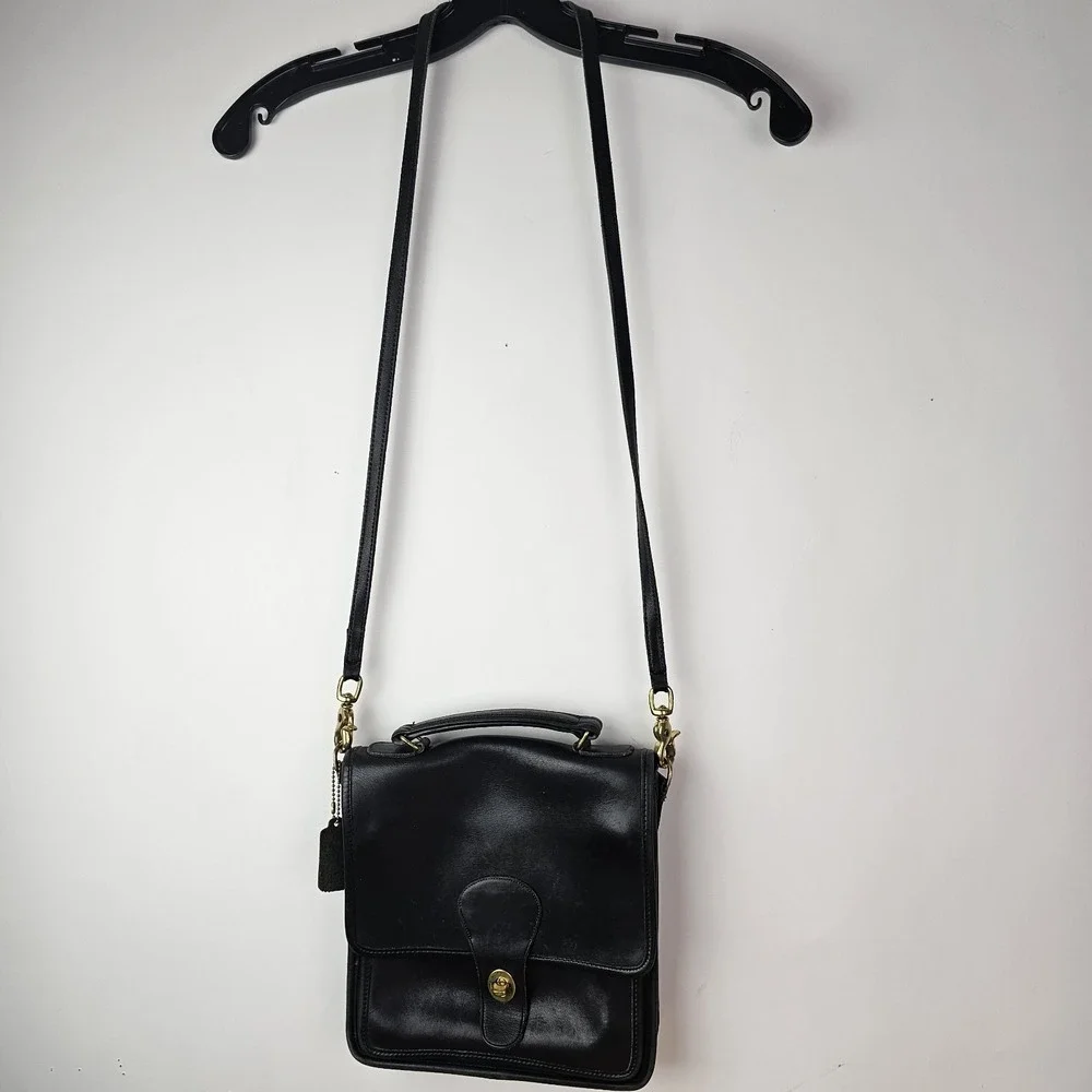 Coach Vintage Station Bag Purse Black Leather Cross body Nice‎ & Clean 1980-90's